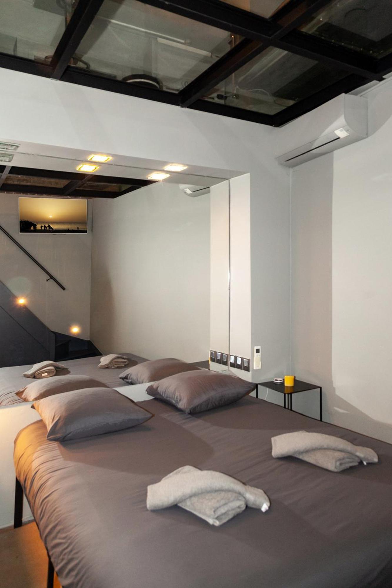 Loft Atypique Avec Terrasse, Calme Et Cosy Lägenhet Paris Exteriör bild
