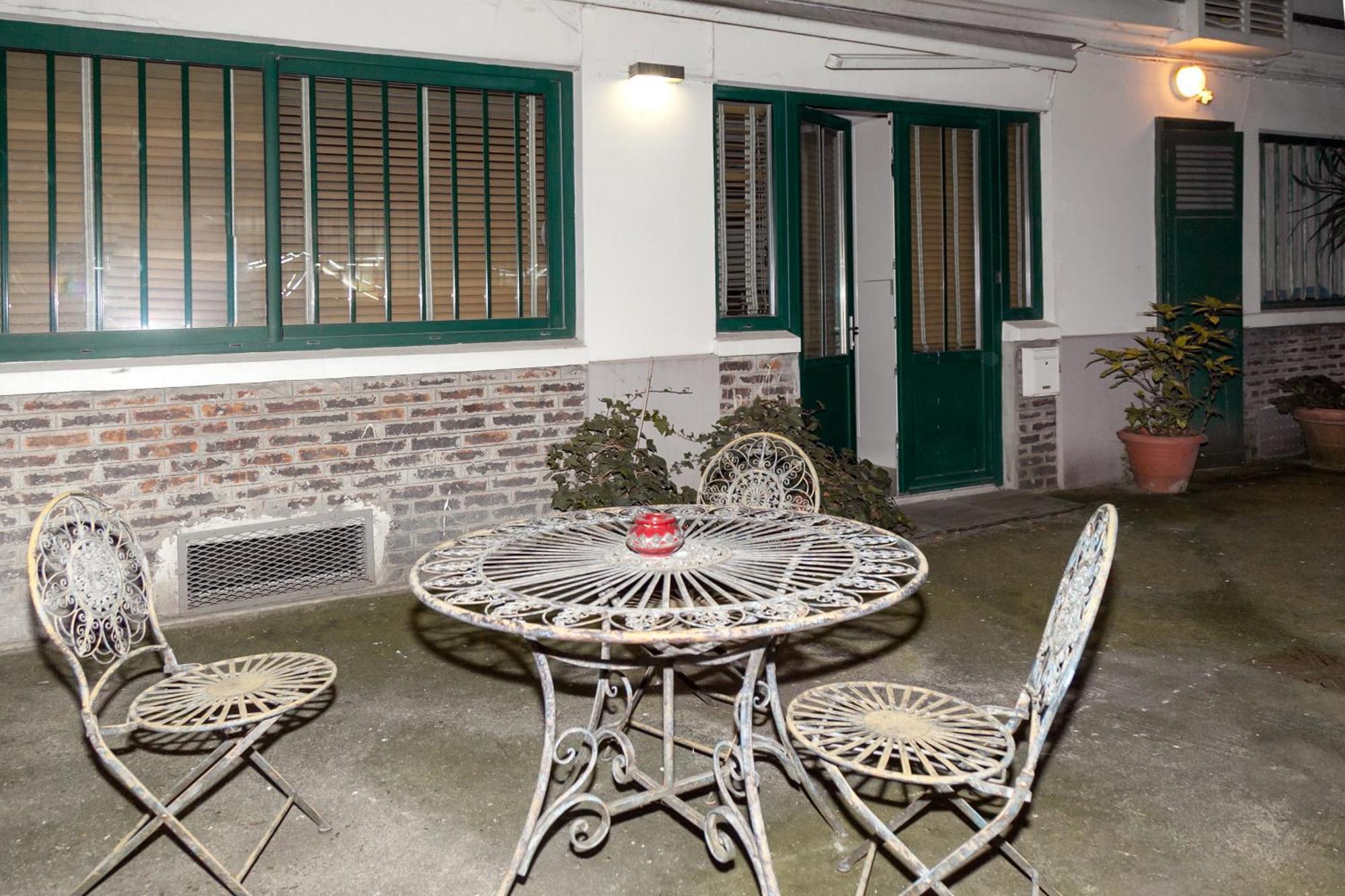 Loft Atypique Avec Terrasse, Calme Et Cosy Lägenhet Paris Exteriör bild