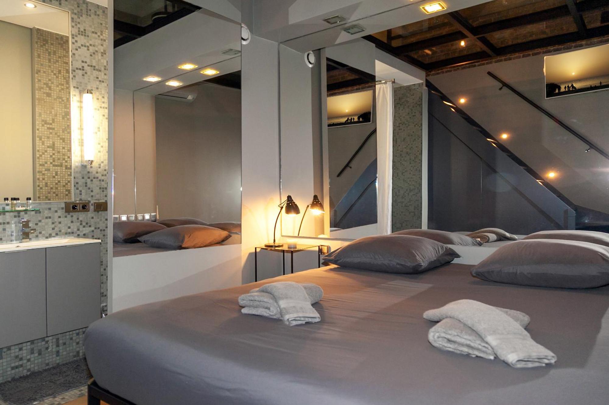 Loft Atypique Avec Terrasse, Calme Et Cosy Lägenhet Paris Exteriör bild