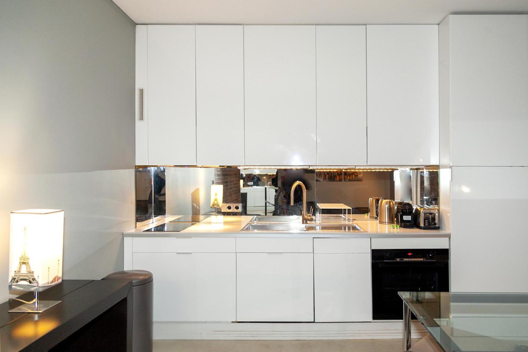 Loft Atypique Avec Terrasse, Calme Et Cosy Lägenhet Paris Exteriör bild