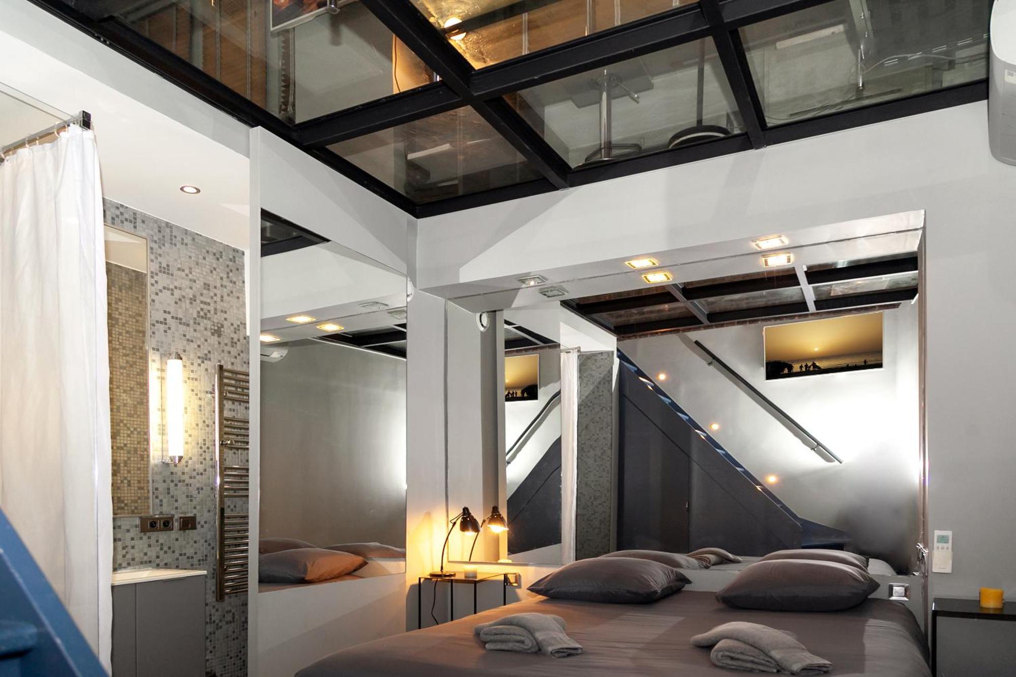 Loft Atypique Avec Terrasse, Calme Et Cosy Lägenhet Paris Exteriör bild