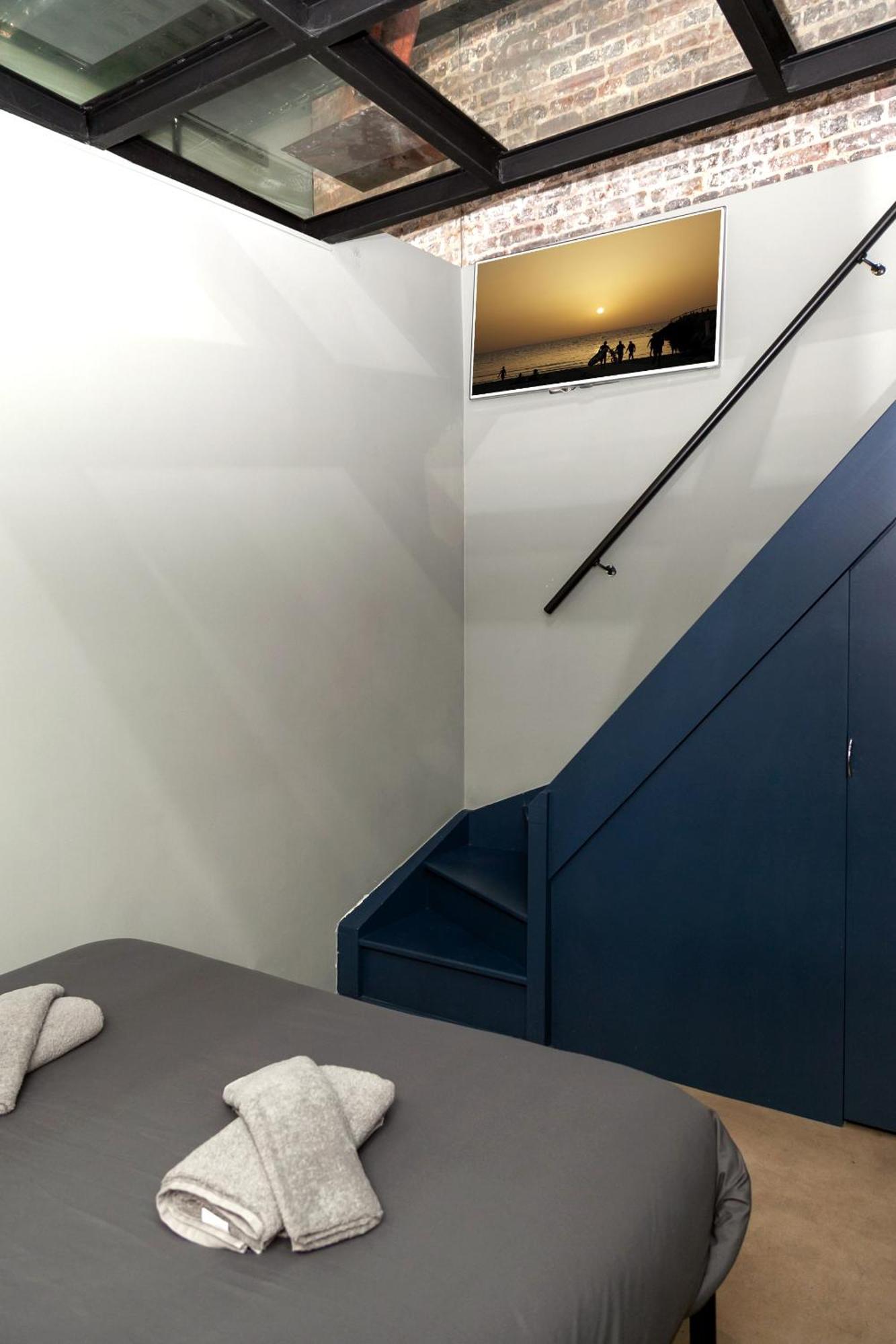 Loft Atypique Avec Terrasse, Calme Et Cosy Lägenhet Paris Exteriör bild
