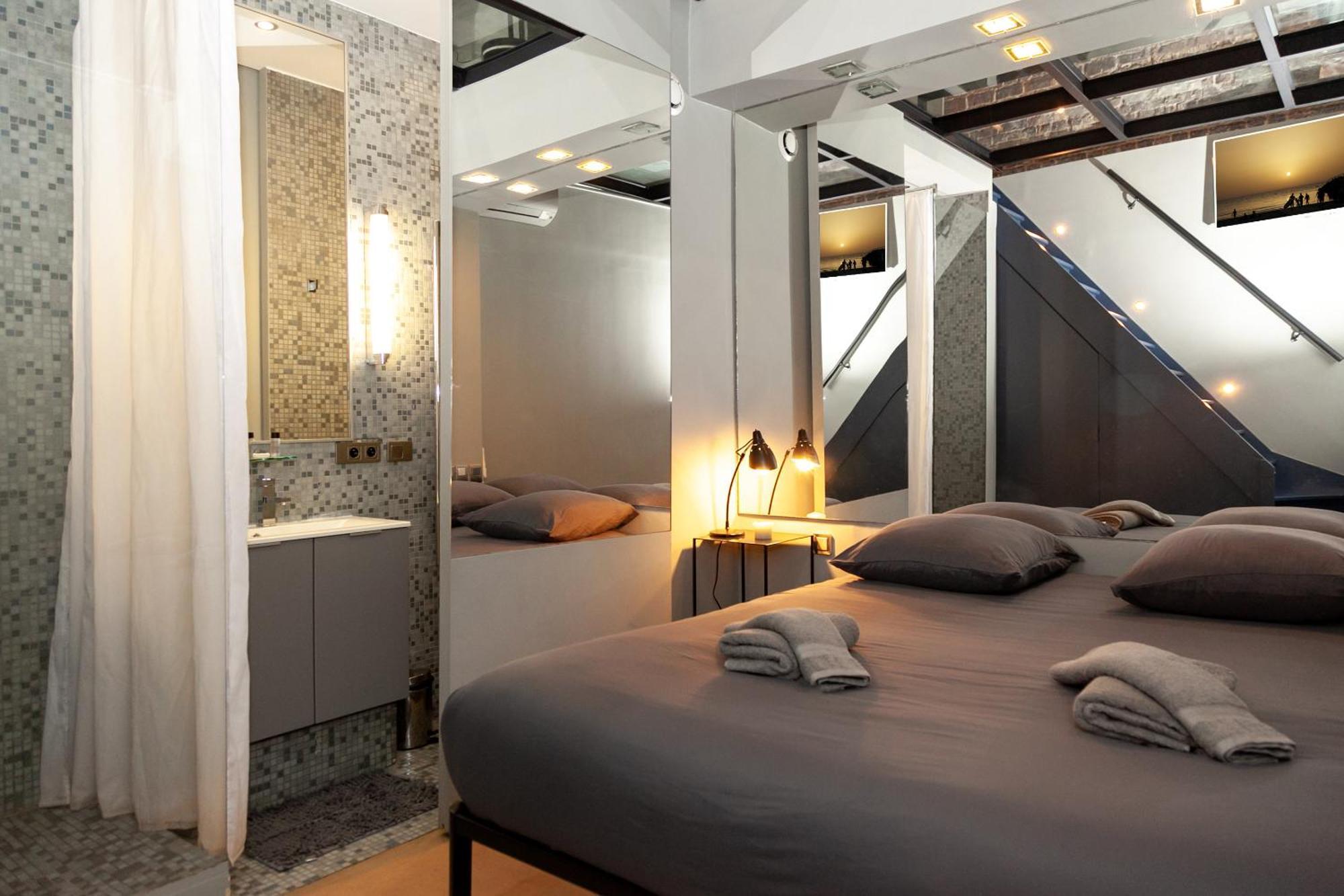 Loft Atypique Avec Terrasse, Calme Et Cosy Lägenhet Paris Exteriör bild