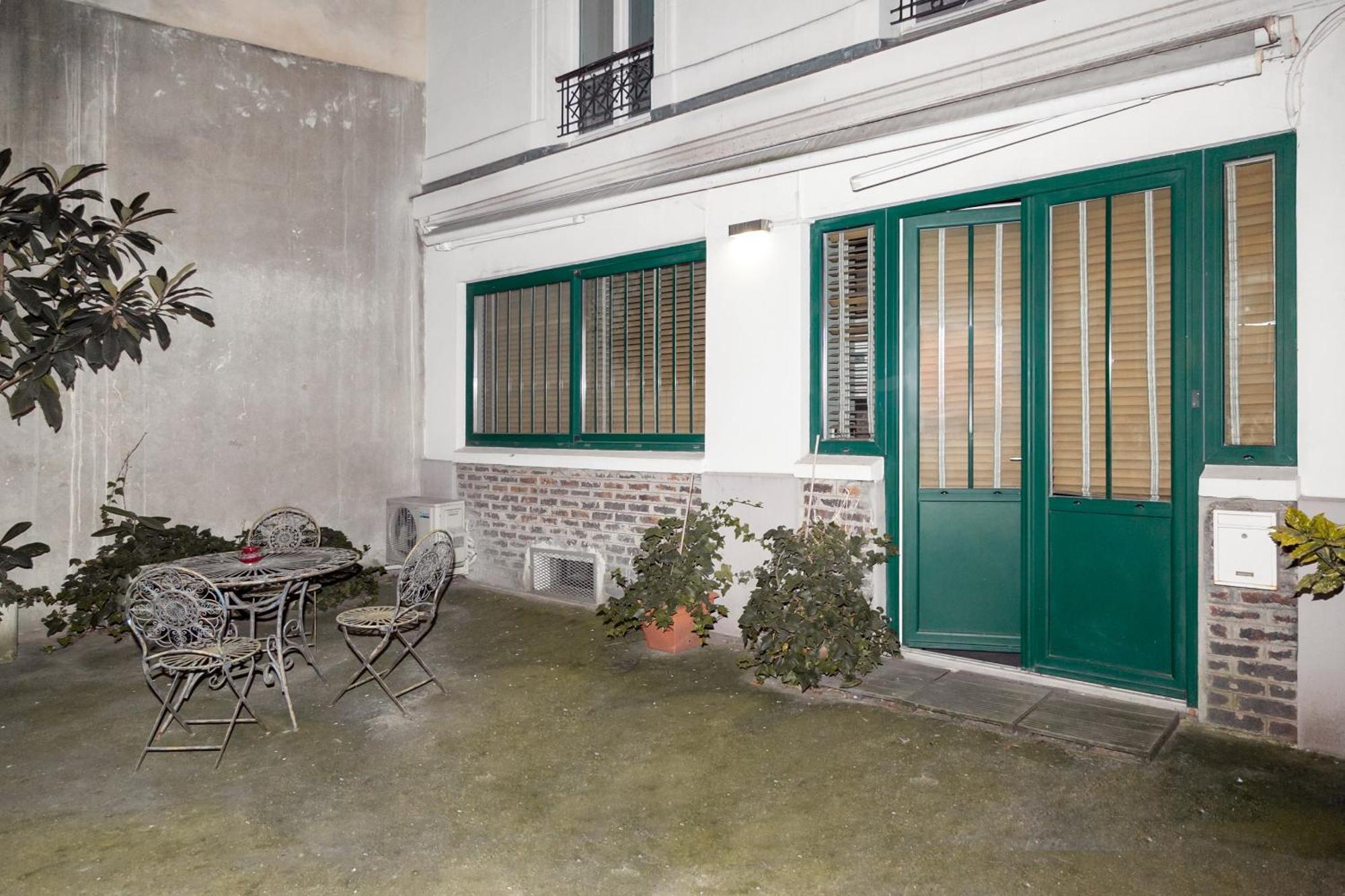 Loft Atypique Avec Terrasse, Calme Et Cosy Lägenhet Paris Exteriör bild