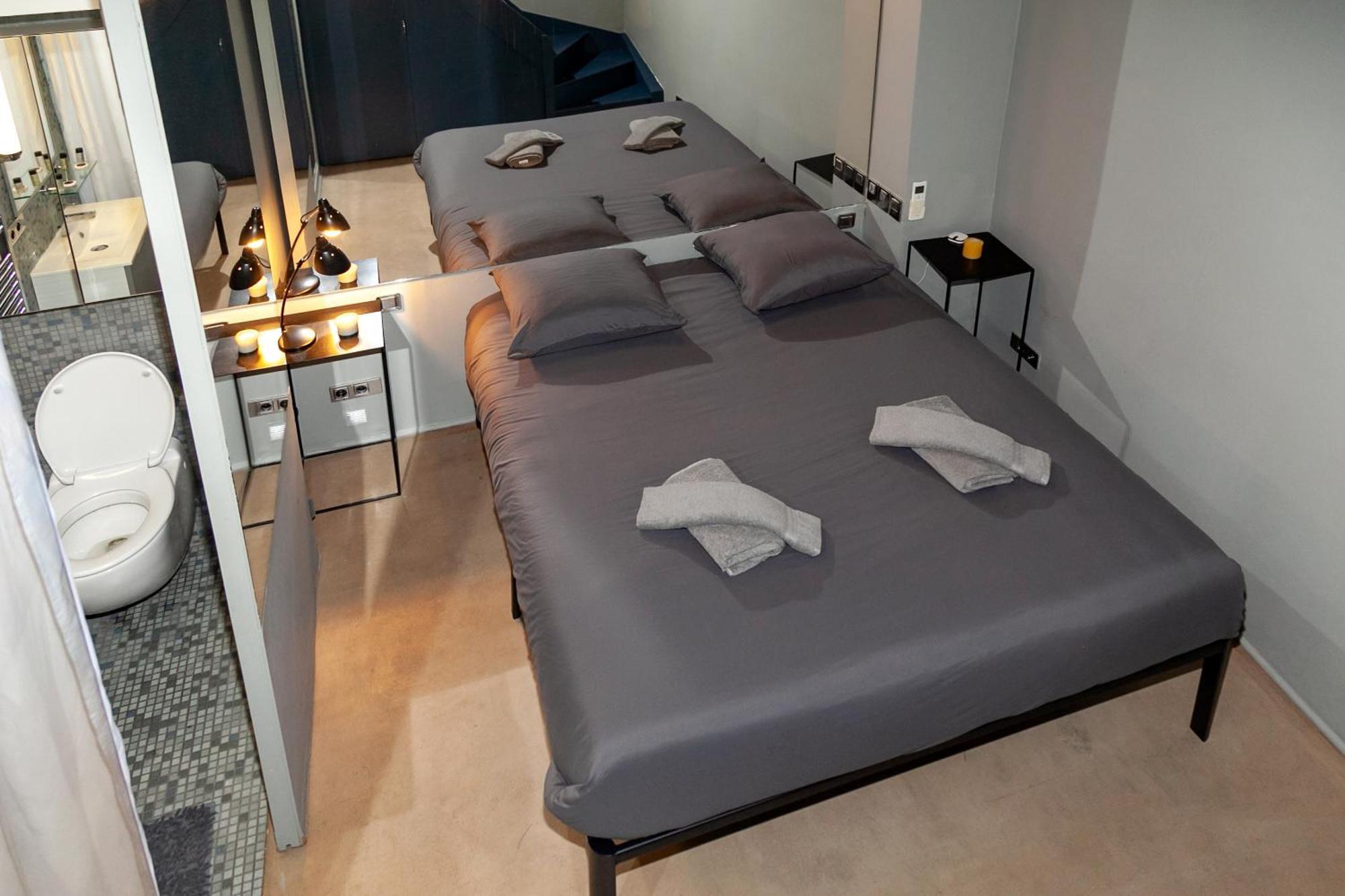 Loft Atypique Avec Terrasse, Calme Et Cosy Lägenhet Paris Exteriör bild